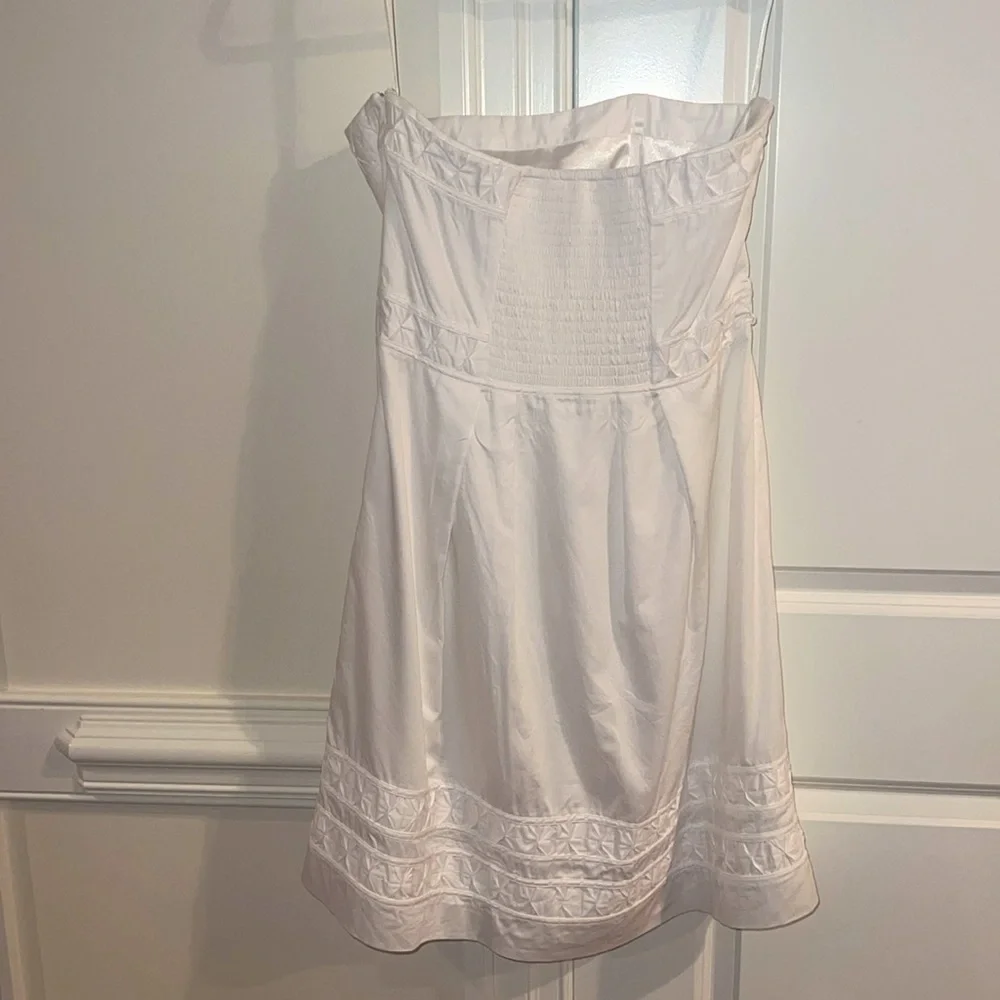 White House Black Market strapless dress - Picture 5 of 7